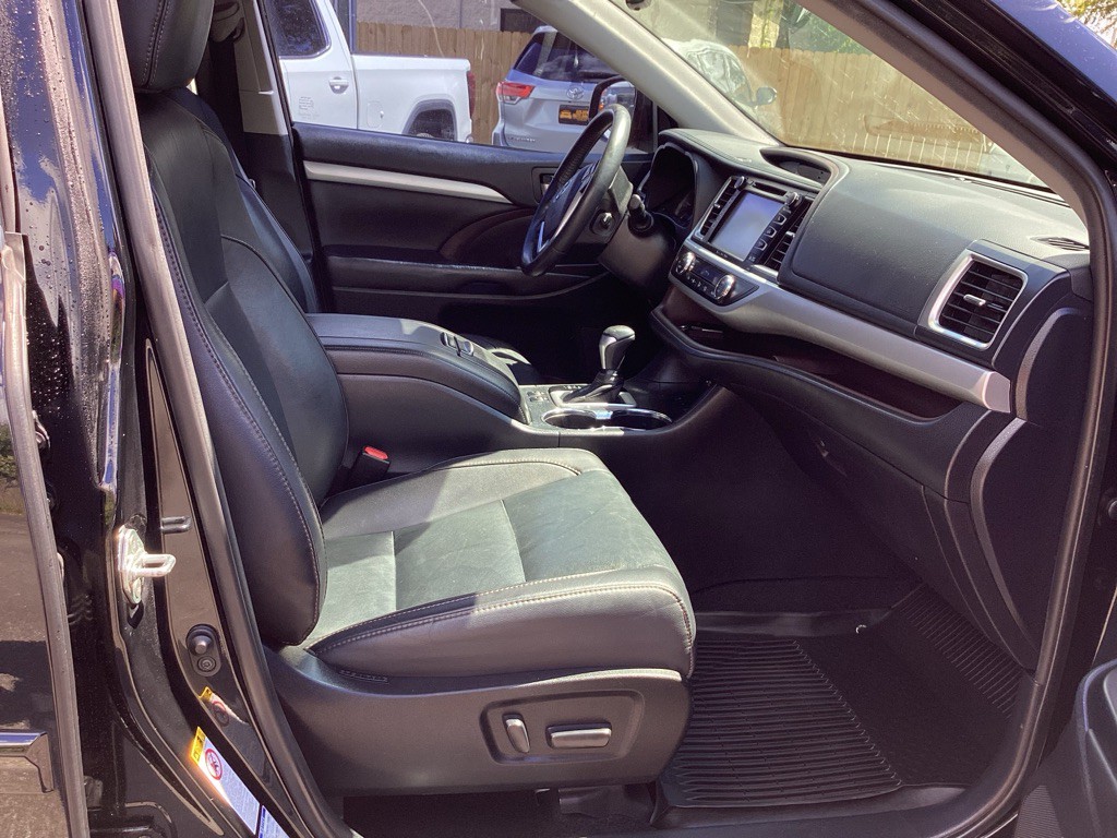 2019 Toyota Highlander Image 10
