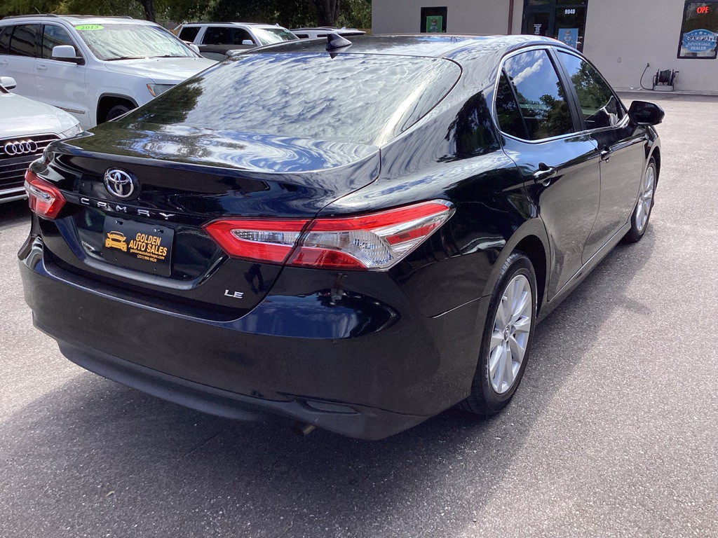 2019 Toyota Camry Image 7
