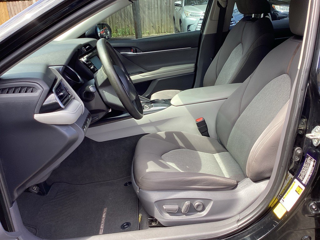 2019 Toyota Camry Image 9