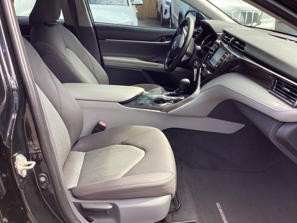 2019 Toyota Camry Image 10