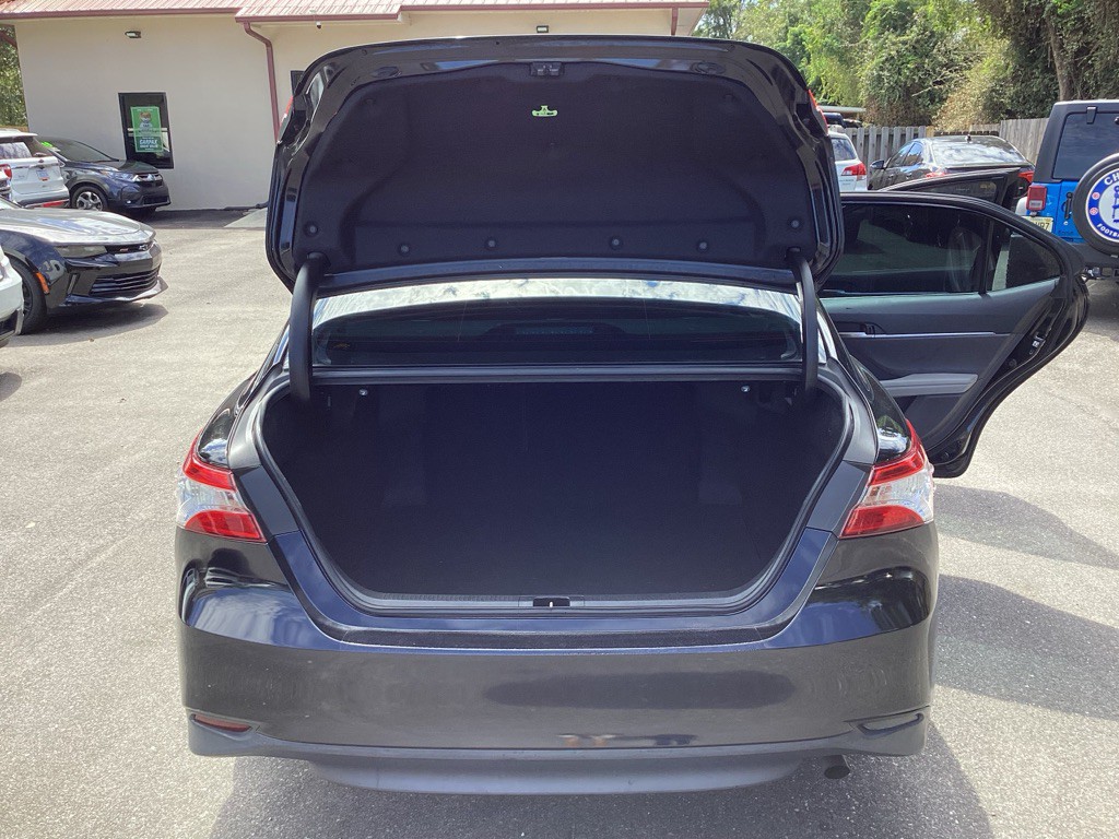 2019 Toyota Camry Image 13