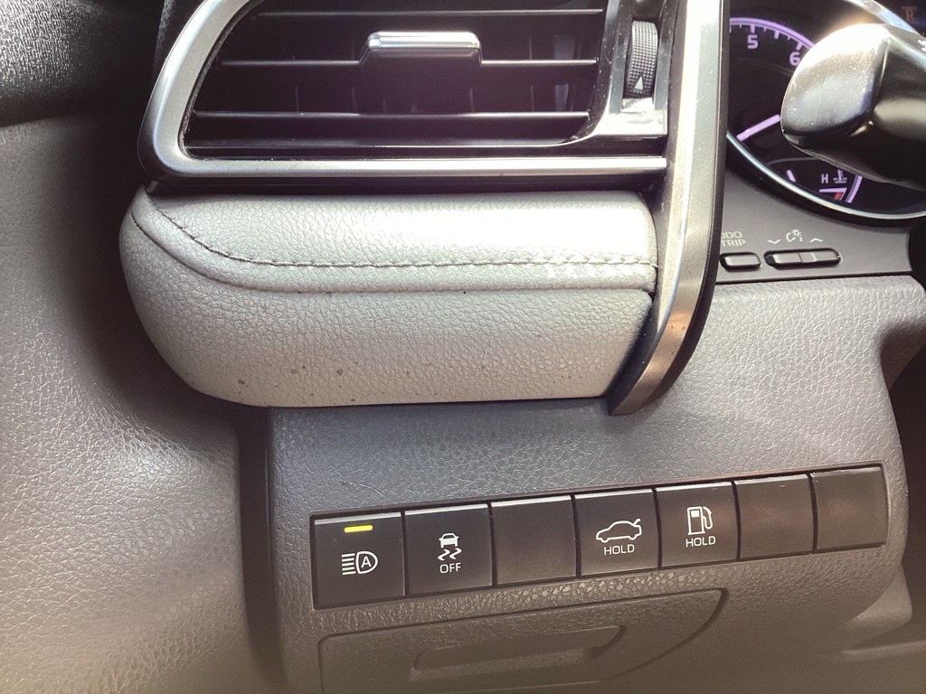 2019 Toyota Camry Image 24