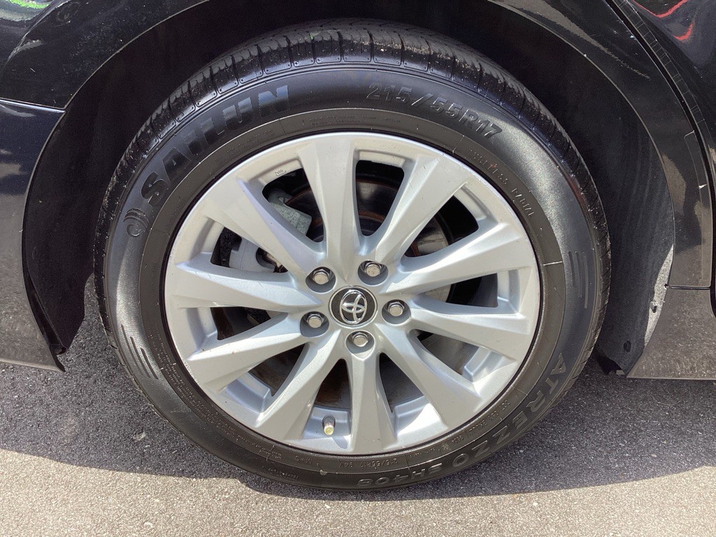 2019 Toyota Camry Image 25