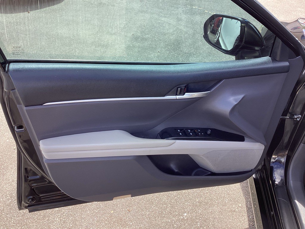 2019 Toyota Camry Image 26