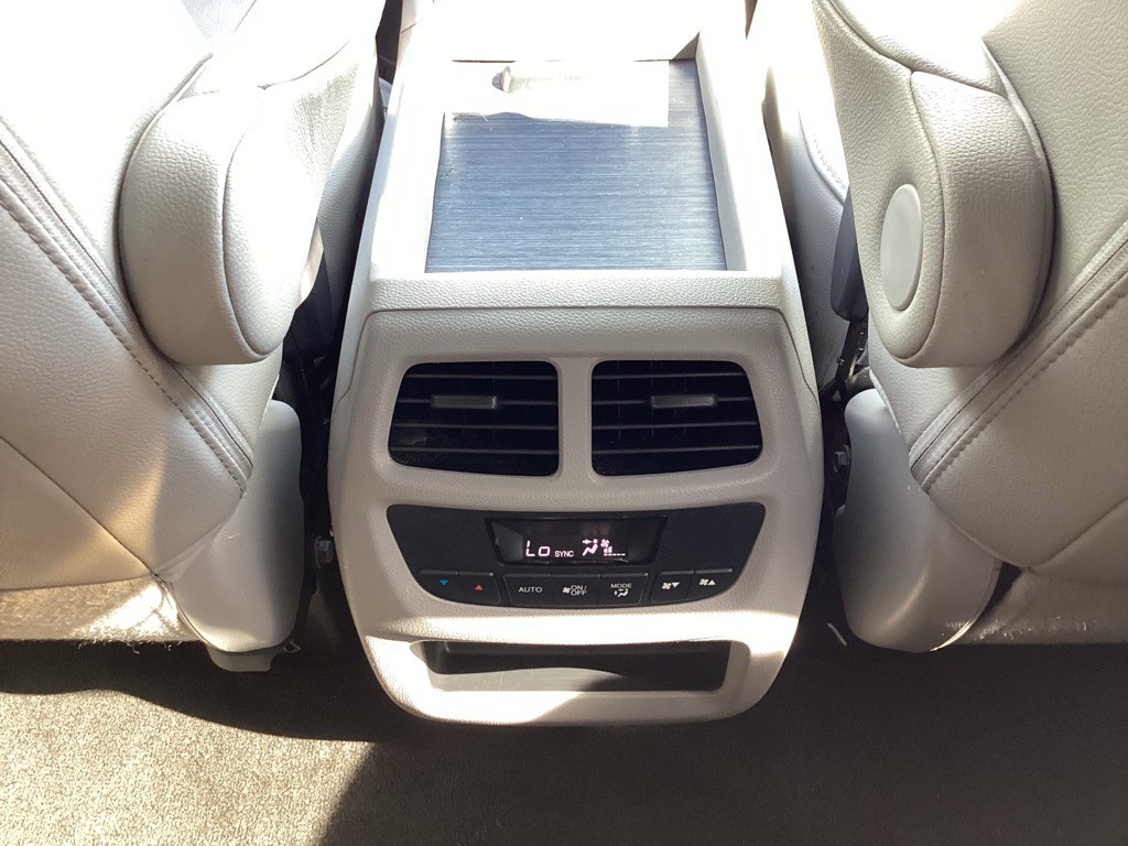 2016 Honda Pilot Image 25