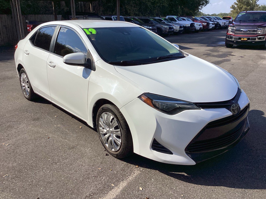 2019 Toyota Corolla Image 1