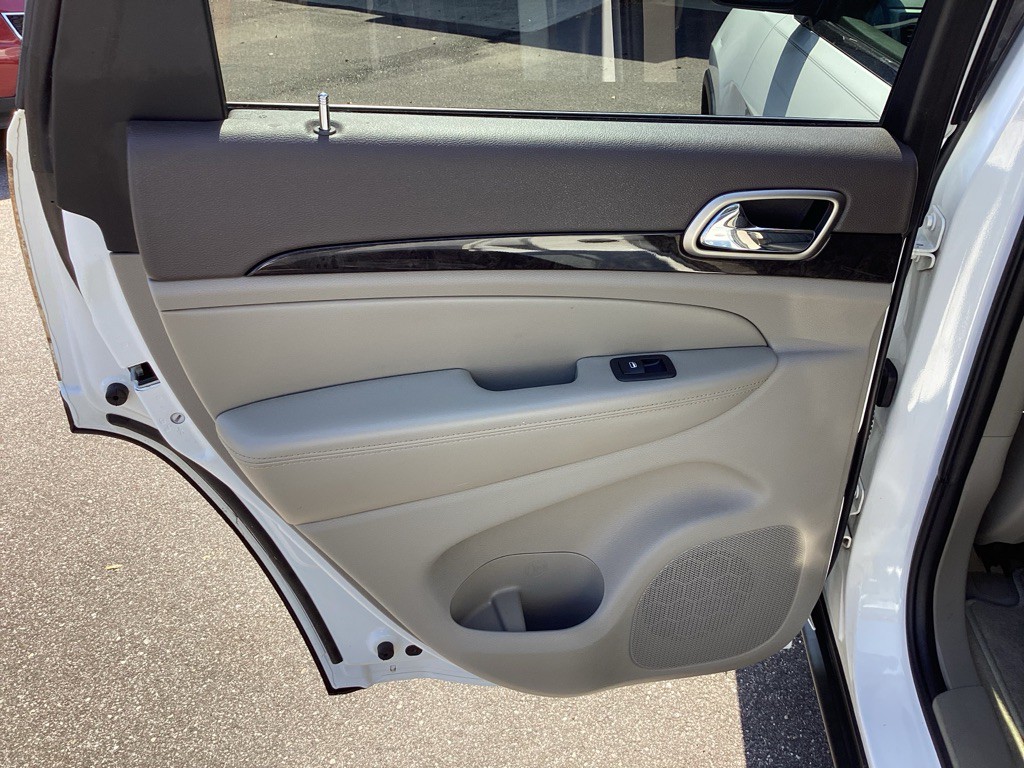 2013 Jeep Grand Cherokee Image 27