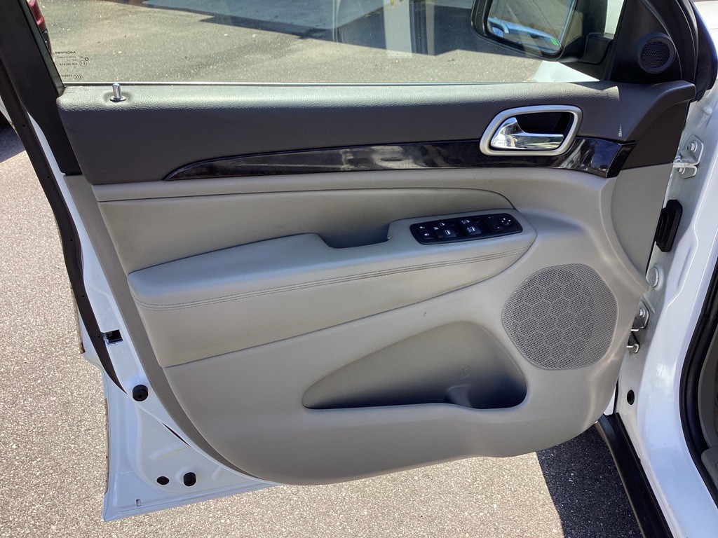 2013 Jeep Grand Cherokee Image 30