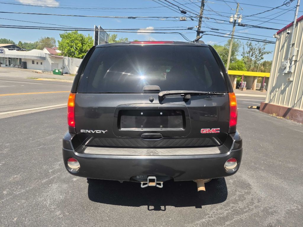 2008 GMC Envoy Image 4