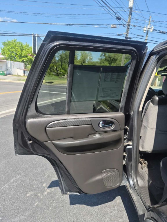 2008 GMC Envoy Image 11