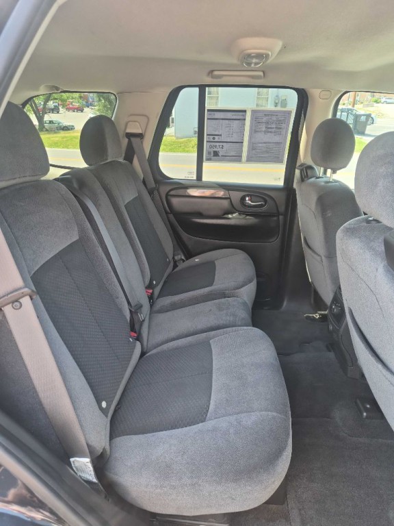 2008 GMC Envoy Image 15