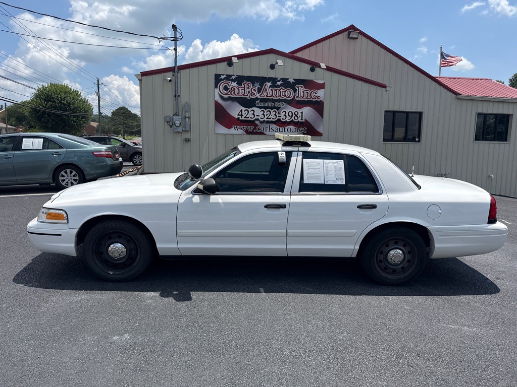 2011 Ford Crown Victoria Image 2