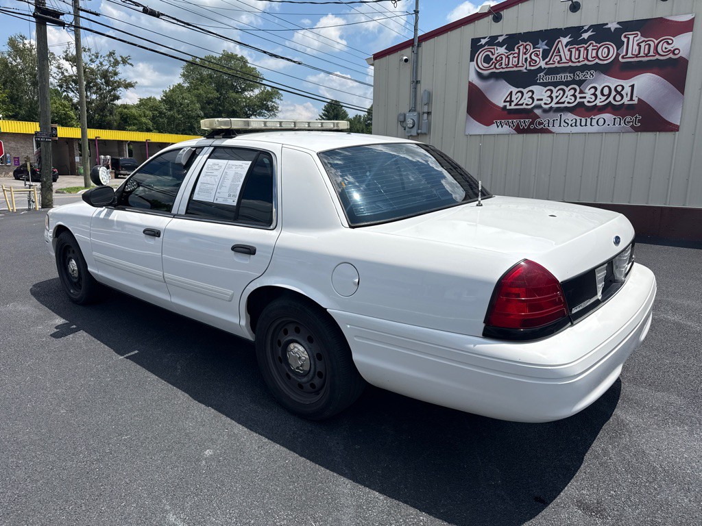 2011 Ford Crown Victoria Image 3