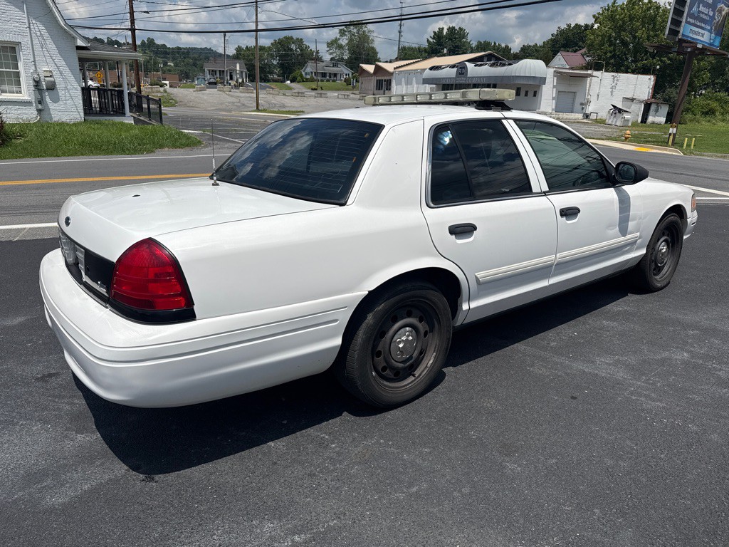 2011 Ford Crown Victoria Image 5