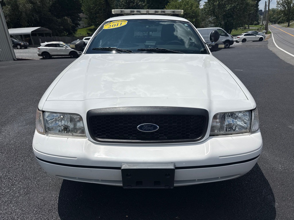 2011 Ford Crown Victoria Image 8