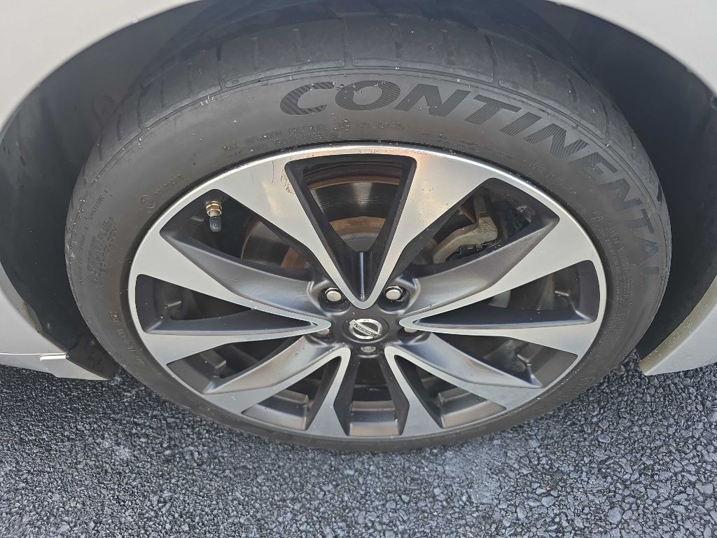 2017 Nissan Maxima Image 19