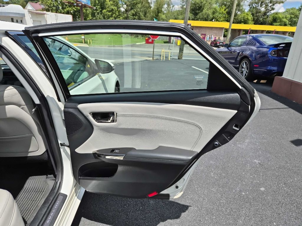 2017 Toyota Avalon Image 14