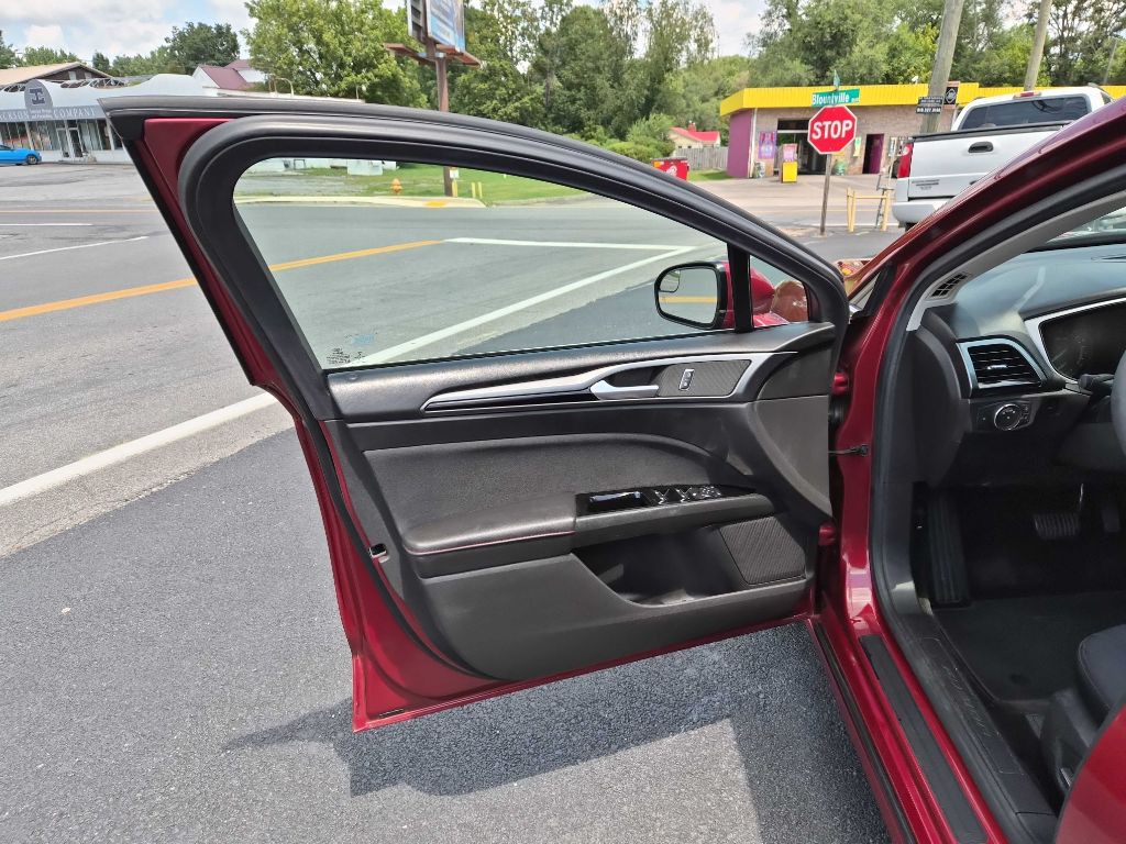 2016 Ford Fusion Image 9