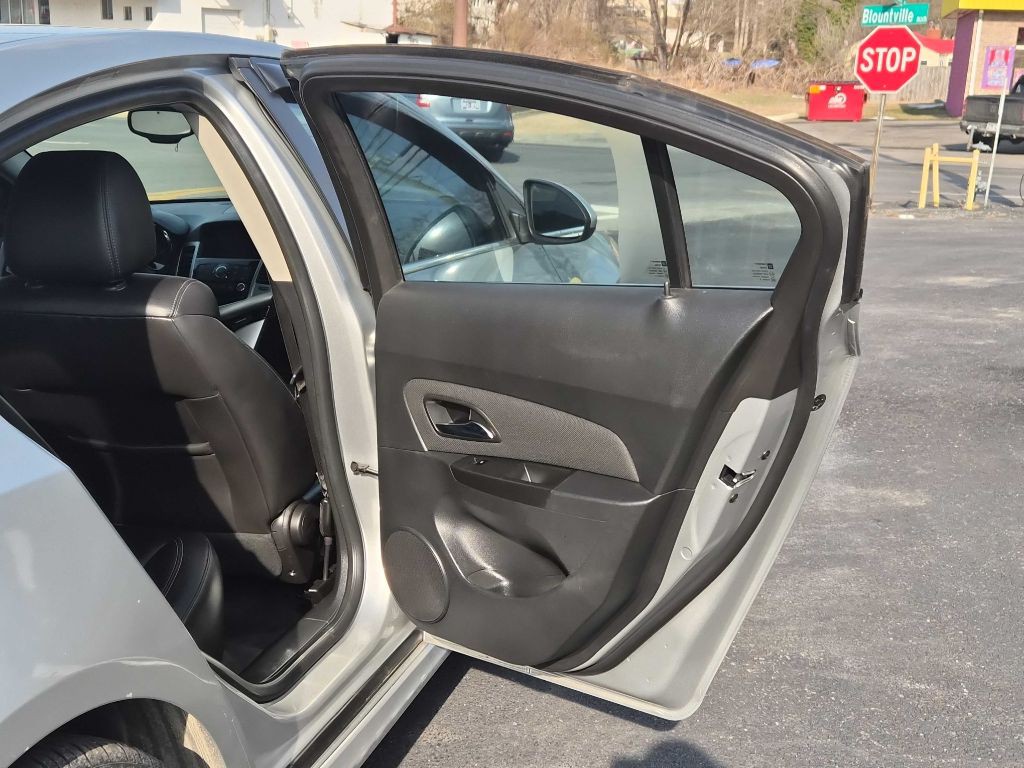 2013 Chevrolet Cruze Image 14