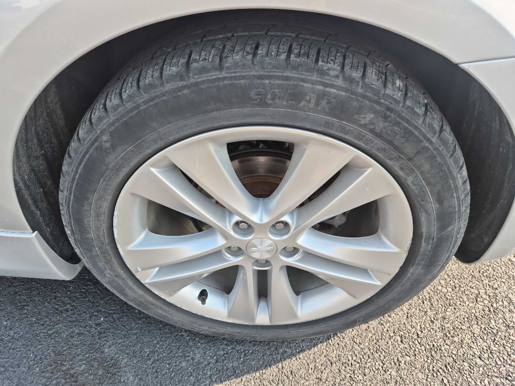 2013 Chevrolet Cruze Image 21