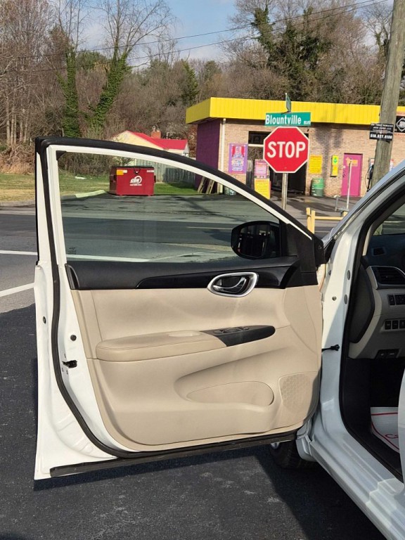 2017 Nissan Sentra Image 9