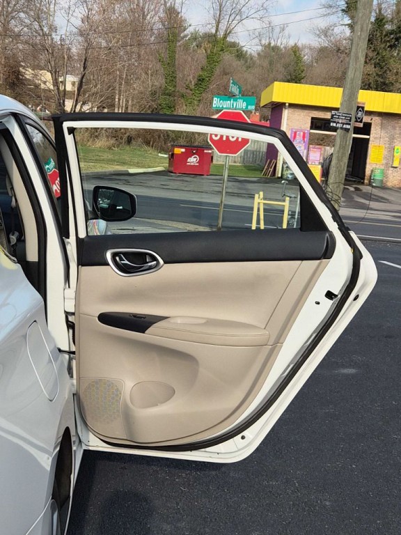 2017 Nissan Sentra Image 14