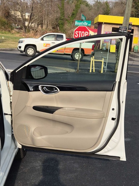 2017 Nissan Sentra Image 16