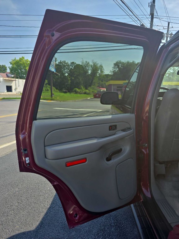 2005 GMC Yukon Image 11