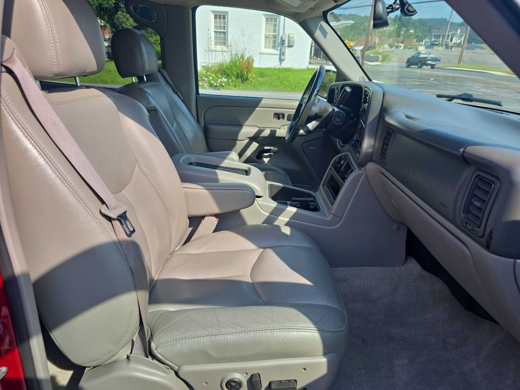 2005 GMC Yukon Image 17