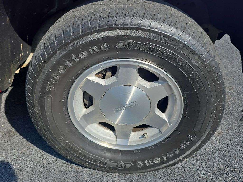 2005 GMC Yukon Image 21