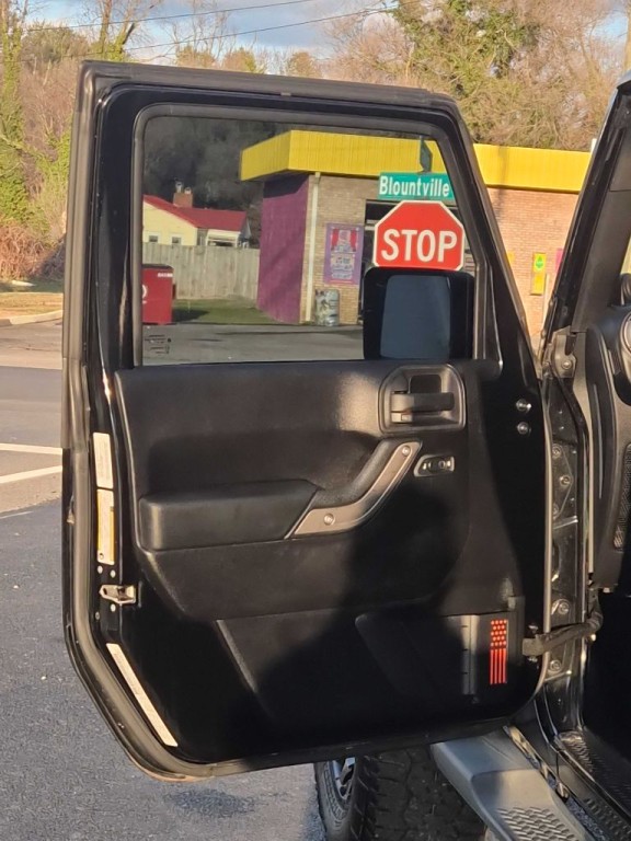 2013 Jeep Wrangler Image 9