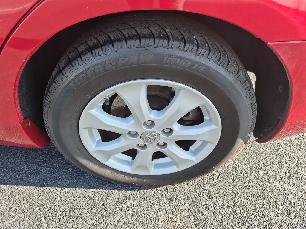 2011 Toyota Camry Image 18