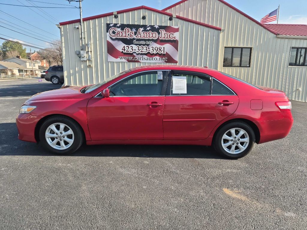 2011 Toyota Camry Image 2
