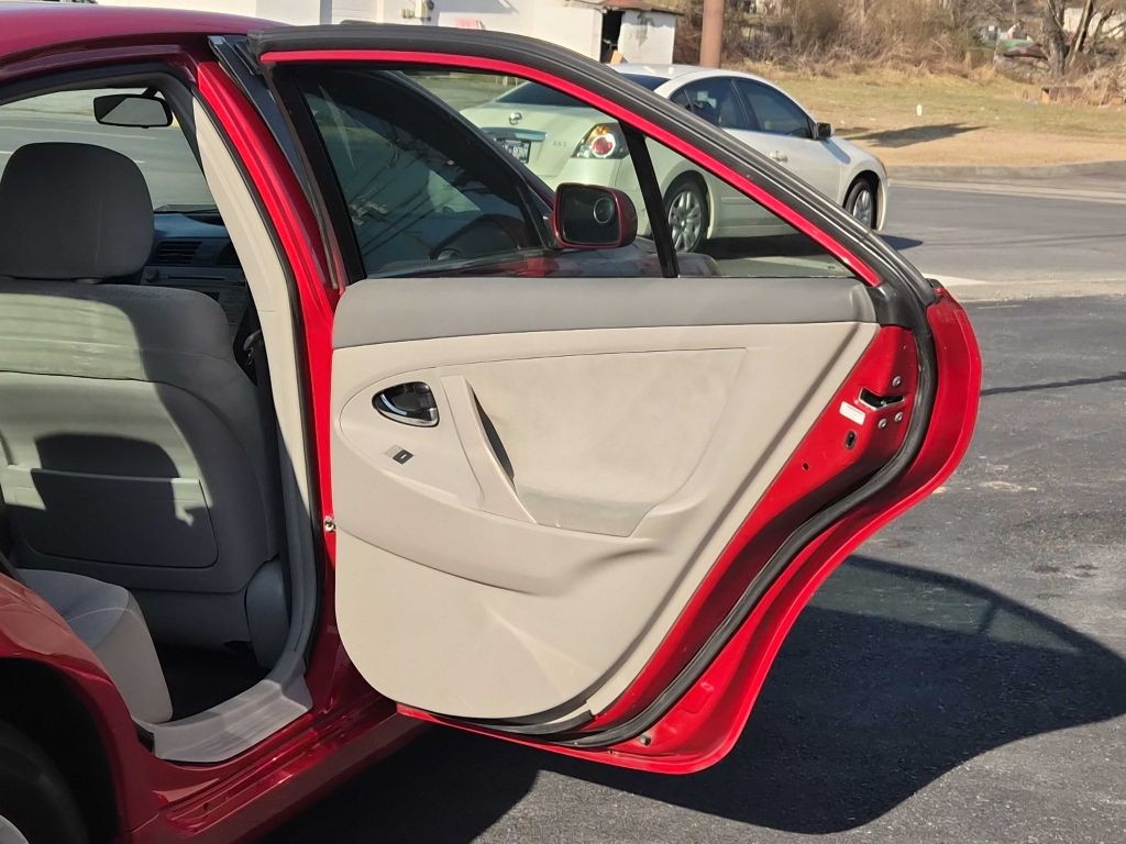 2011 Toyota Camry Image 14