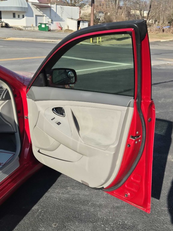 2011 Toyota Camry Image 16