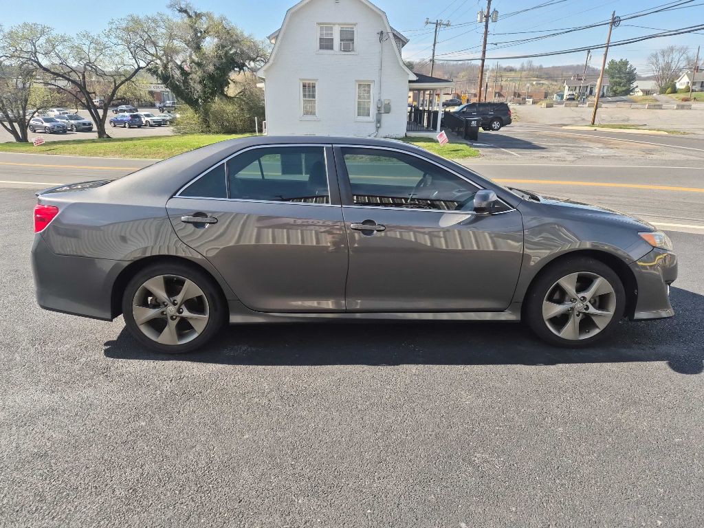 2014 Toyota Camry Image 6