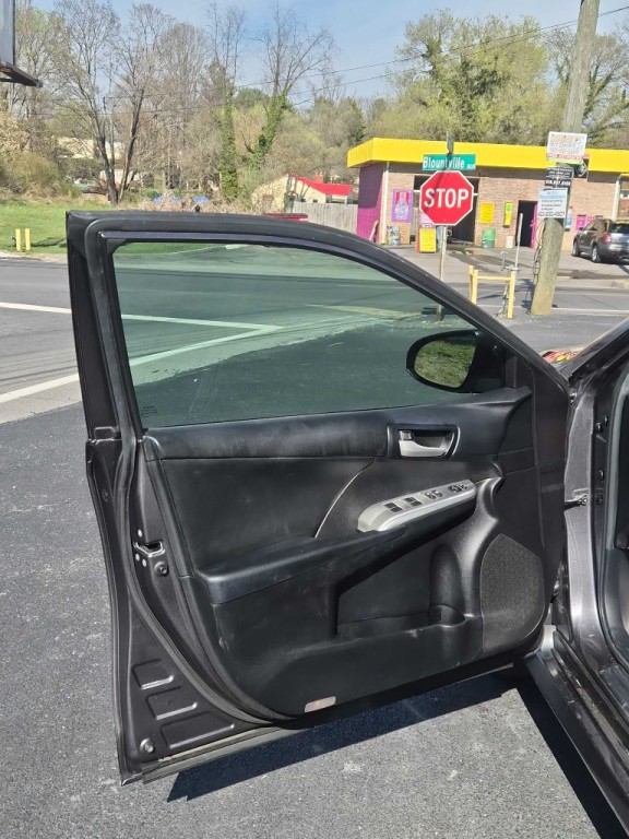 2014 Toyota Camry Image 9