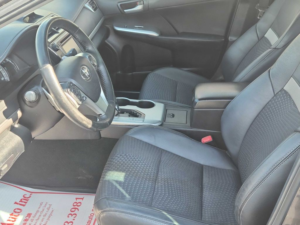 2014 Toyota Camry Image 10