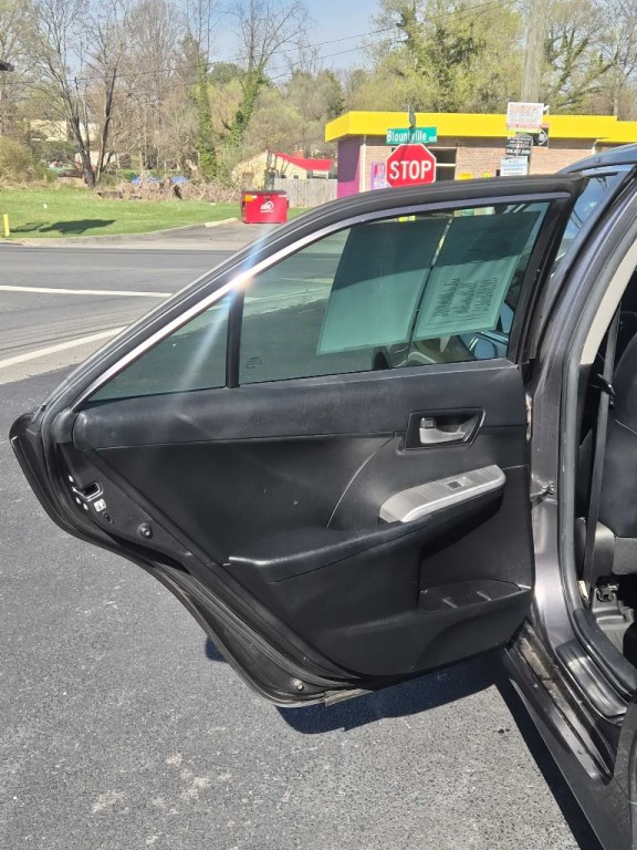 2014 Toyota Camry Image 11