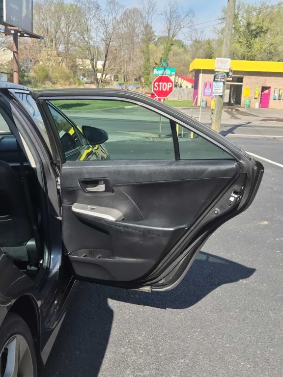 2014 Toyota Camry Image 13