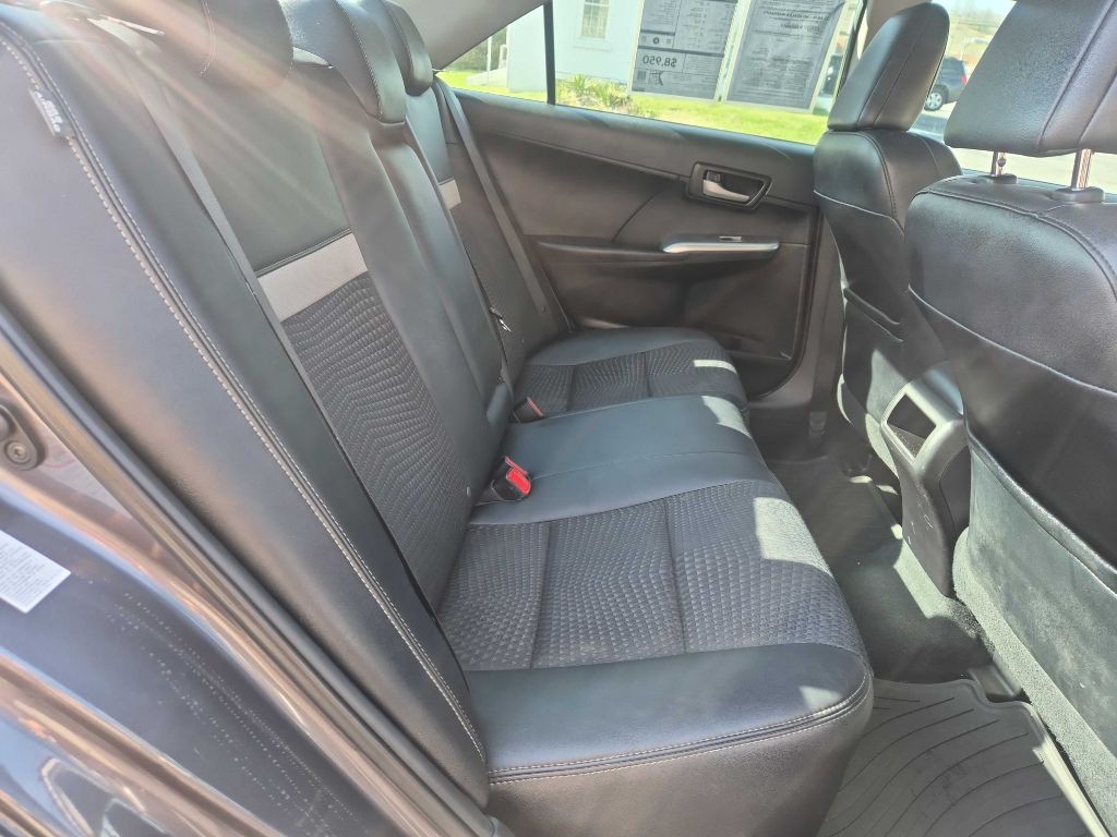 2014 Toyota Camry Image 14