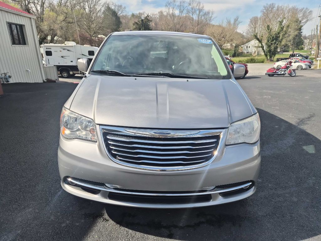 2016 Chrysler Town & Country Image 7