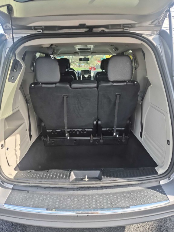 2016 Chrysler Town & Country Image 15