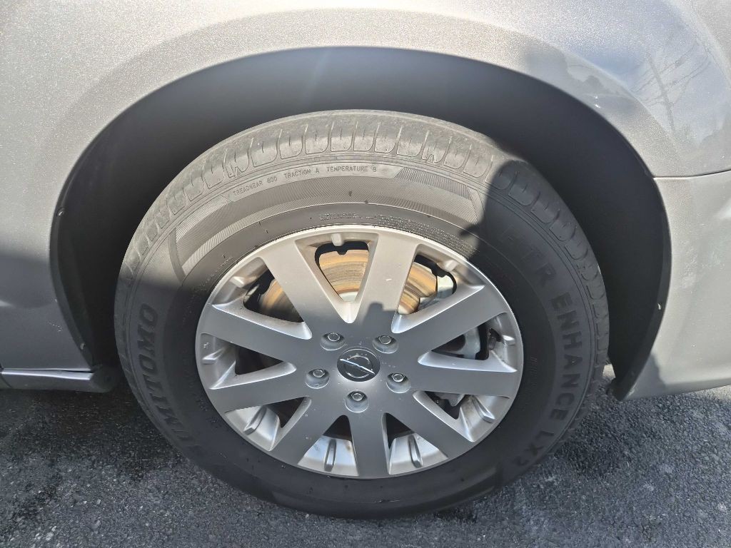 2016 Chrysler Town & Country Image 23