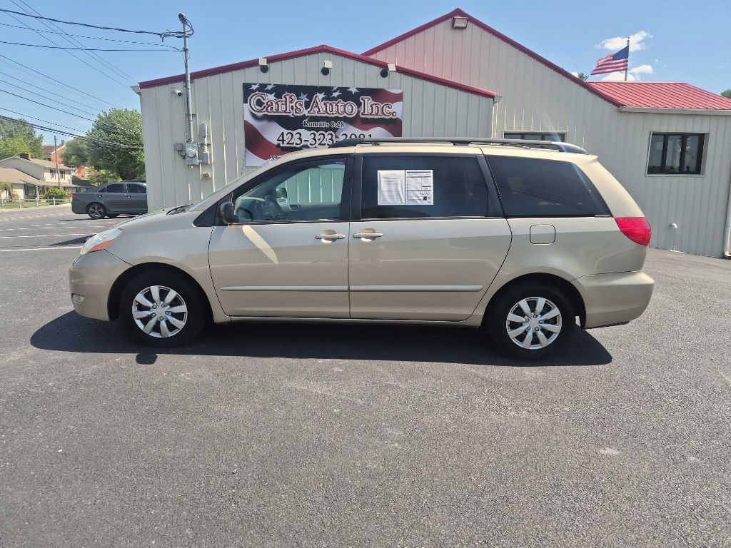 2007 Toyota Sienna Image 2