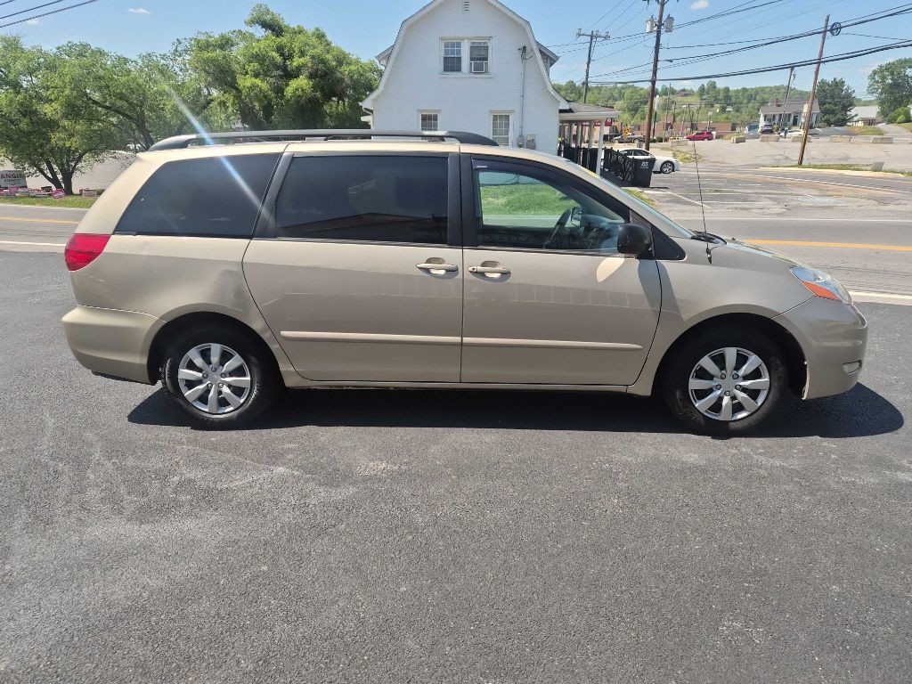 2007 Toyota Sienna Image 6
