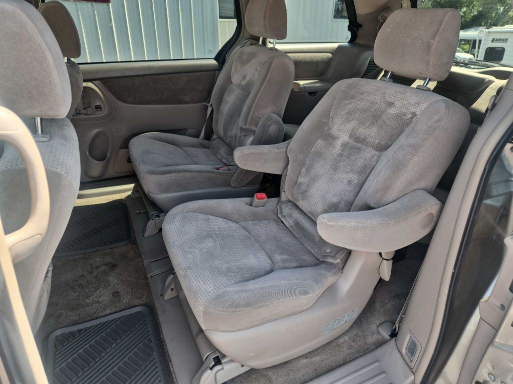 2007 Toyota Sienna Image 12