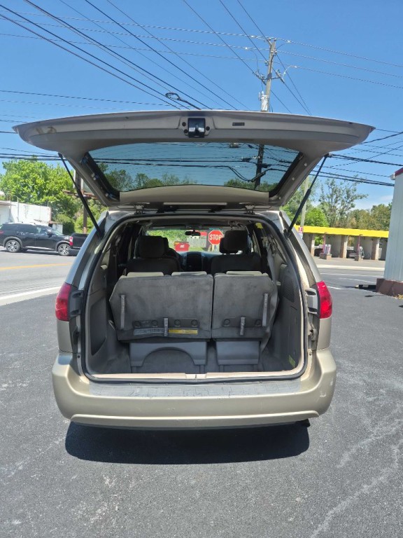 2007 Toyota Sienna Image 14