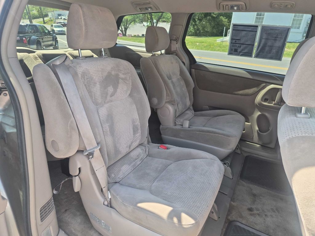 2007 Toyota Sienna Image 16