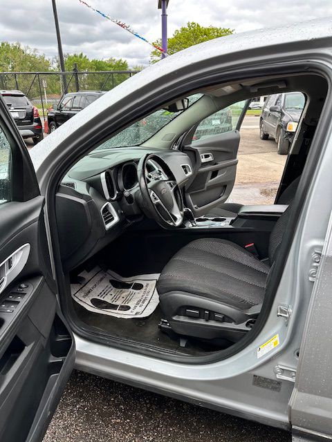 2017 Chevrolet Equinox Image 8